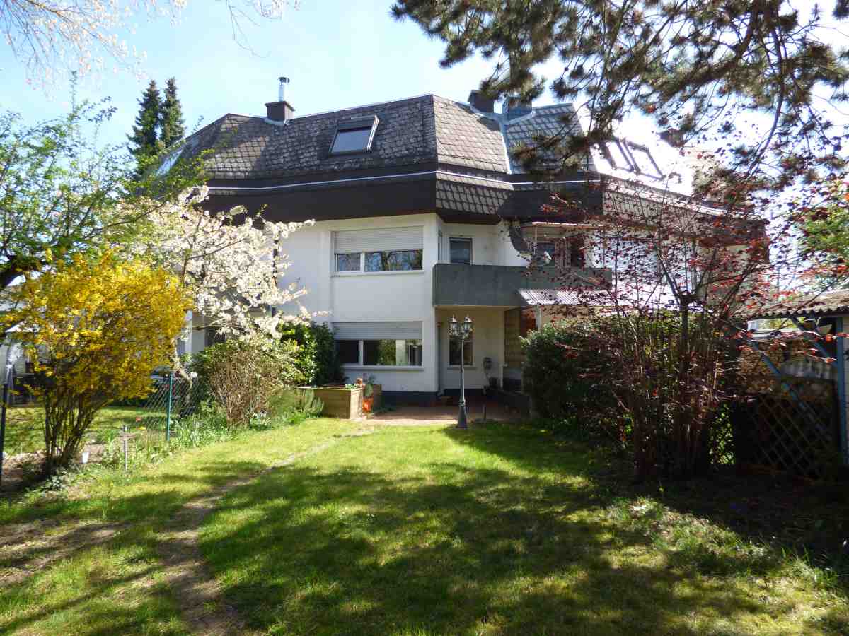 Ansicht vom Garten April 2025